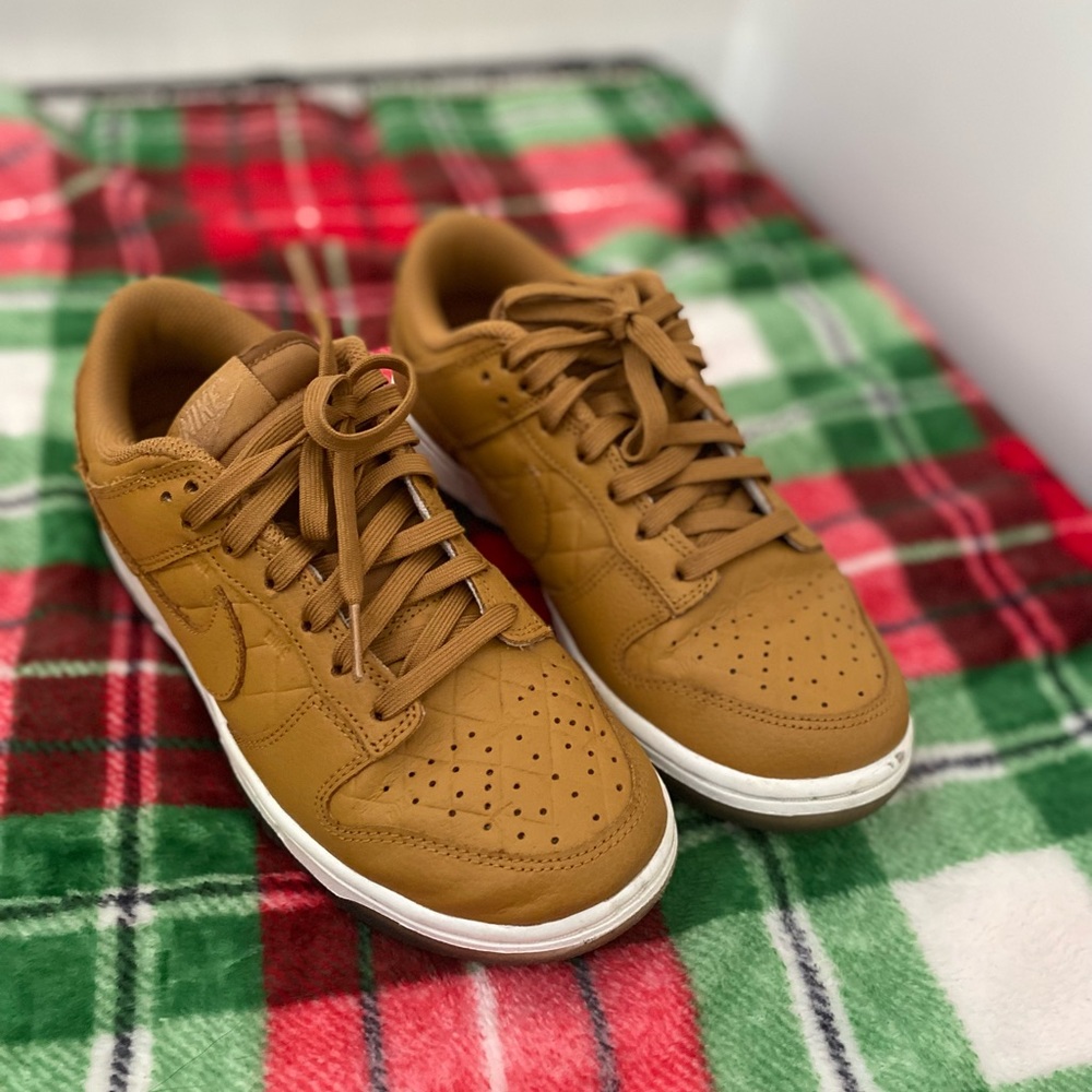 Nike Low Dunks. Size 7.